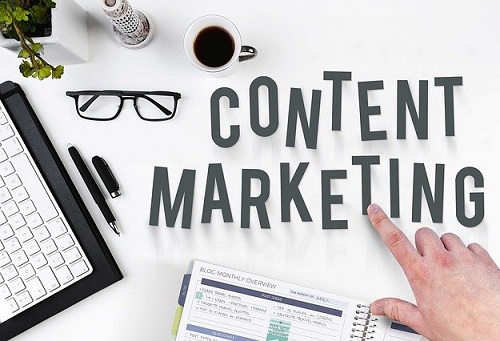Implementing content marketing to build brand image